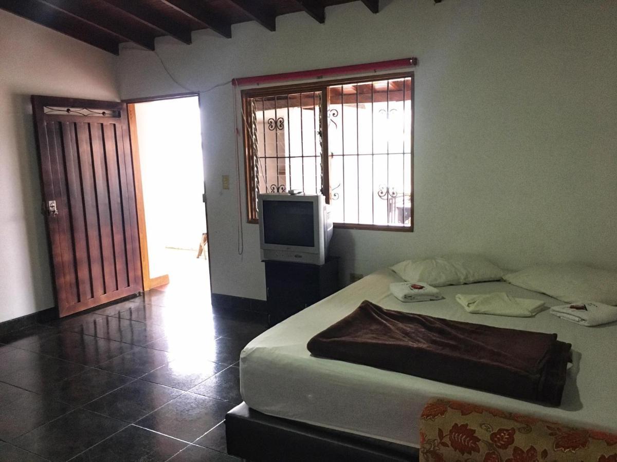 Guatapé La Casona Hostel מראה חיצוני תמונה